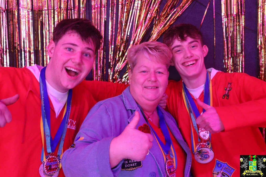 ../Images/Jeugd Opwarmbal Photobooth 155.jpg